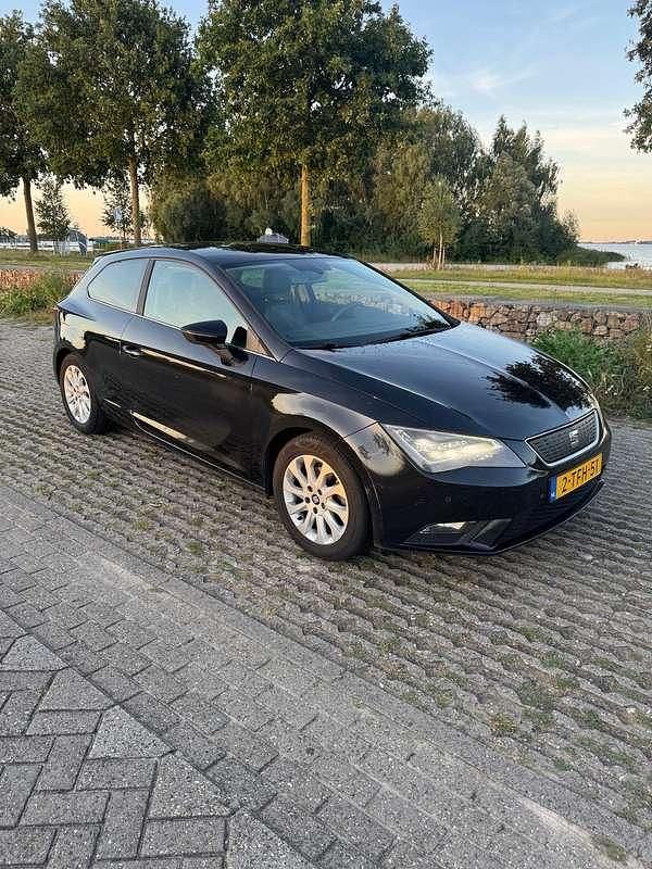 Zwart Gebruikt 2014 Seat Leon SC Hatchback | € 3.999 - Afbeelding 1/4