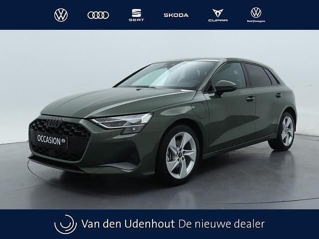 Groen Occasion 2025 Audi A3 Sportback Advanced Hatchback | € 44.840 - Afbeelding 1/4