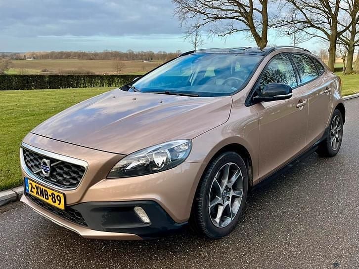 Gebruikt 2014 Volvo V40 CC Summum Stationwagen | € 9.650 (Super prijs) - Afbeelding 1/4