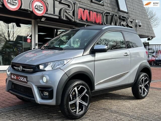 Zilver Gebruikt 2023 Aixam Crossover Premium Hatchback | € 14.750 (Eerlijke prijs) - Afbeelding 1/4