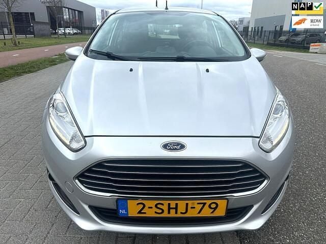Occasion Ford Fiesta Titanium 101 PK (74 kW) 2013 Grijs Hatchback