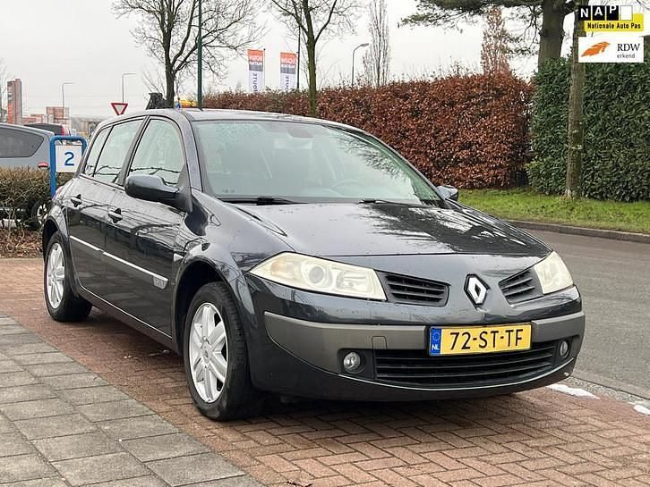 Occasion 2006 Renault Mégane II Expression | € 1.850 (Eerlijke prijs) - Afbeelding 1/4