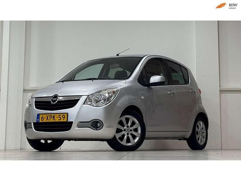 Grijs Occasion 2014 Opel Agila Hatchback | € 5.444 (Eerlijke prijs) - Afbeelding 1/3