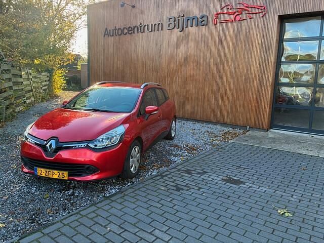 Rood Gebruikt 2014 Renault Clio GrandTour Expression Stationwagen | € 6.450 (Goede deal) - Afbeelding 1/4