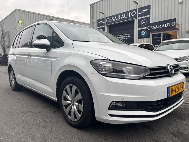 Wit Gebruikt 2020 VW Touran MPV | € 10.999 - Afbeelding 1/4