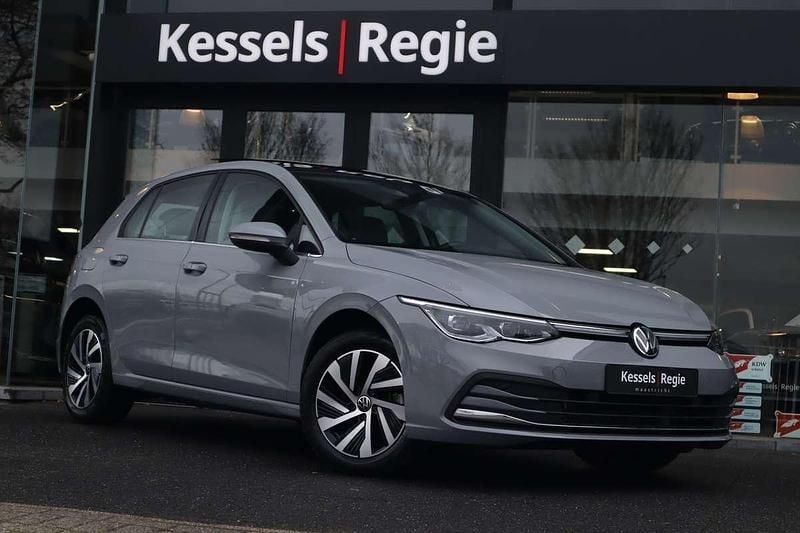 Grijs Occasion 2022 VW Golf VIII Style Hatchback | € 29.950 (Iets duurder) - Afbeelding 1/4