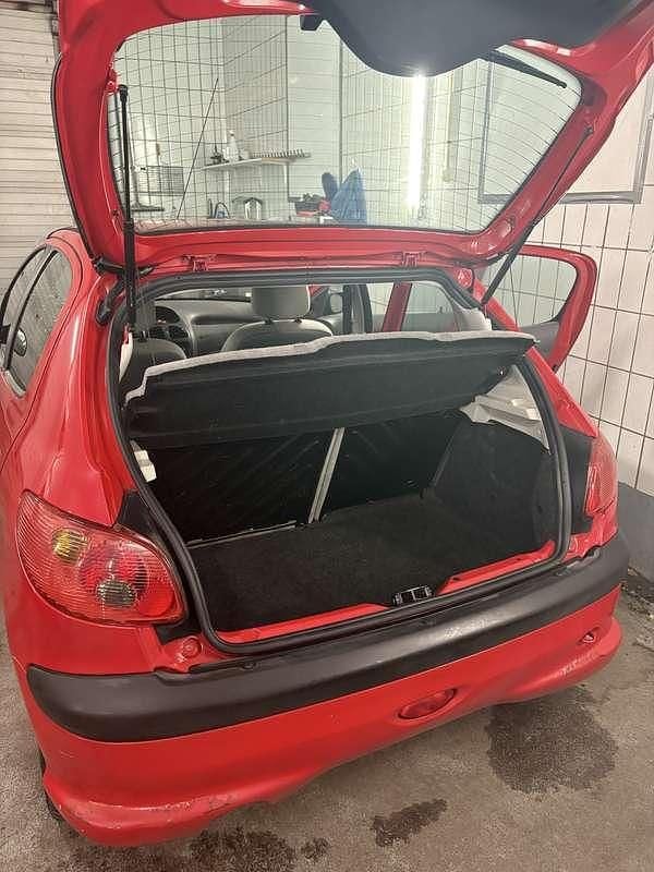 Occasion Peugeot 206 60 PK (44 kW) 2004 Rood Hatchback
