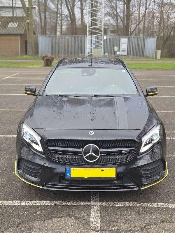 Zwart Occasion 2017 Mercedes GLA45 AMG AMG SUV | € 29.000 (Eerlijke prijs) - Afbeelding 1/4