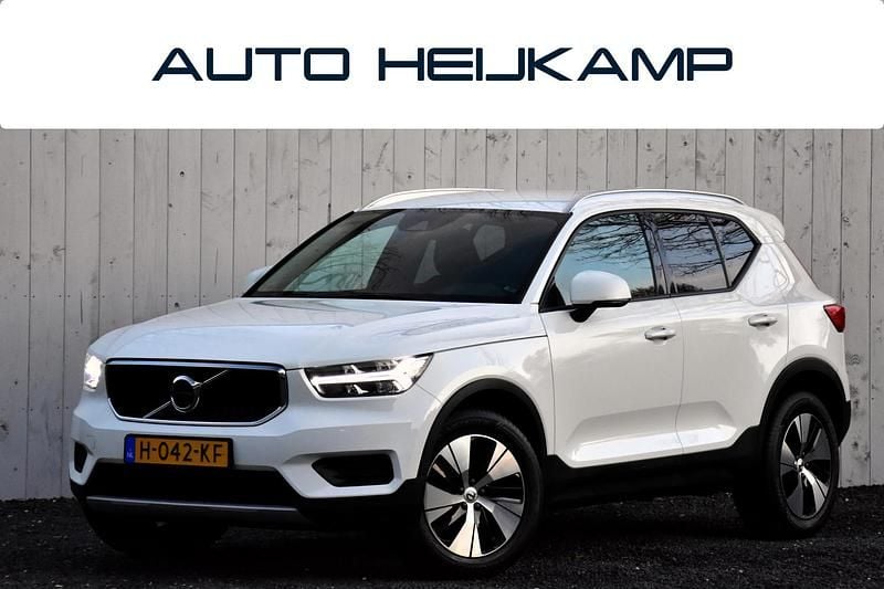 Wit Occasion 2020 Volvo XC40 Momentum SUV | € 25.950 (Goede deal) - Afbeelding 1/4