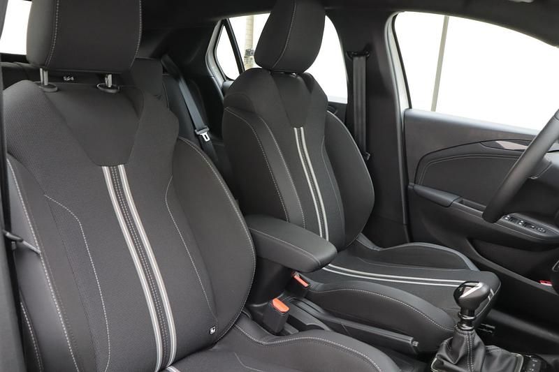 Occasion Opel Corsa 102 PK (75 kW) 2024 Wit Hatchback