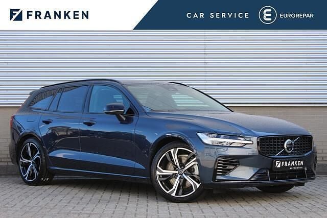 Blauw, metallic lak Occasion 2025 Volvo V60 Plus Stationwagen | € 43.400 (Eerlijke prijs) - Afbeelding 1/4