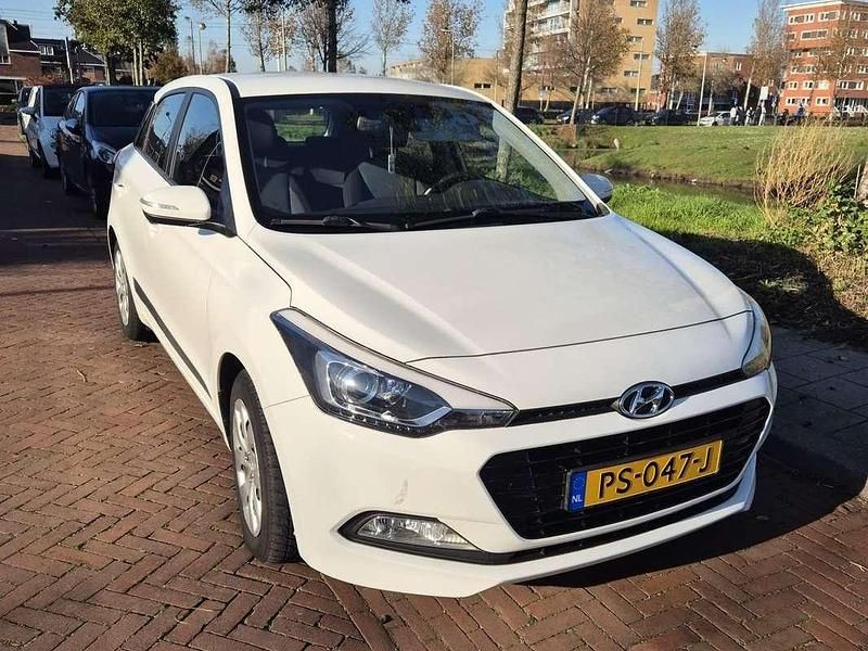 Wit Gebruikt 2018 Hyundai i20 Comfort Hatchback | € 9.500 (Super prijs) - Afbeelding 1/4