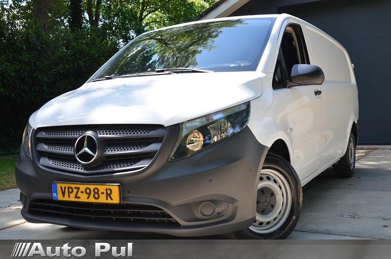 Gebruikt 2022 Mercedes Vito Sedan | € 20.900 - Afbeelding 1/2