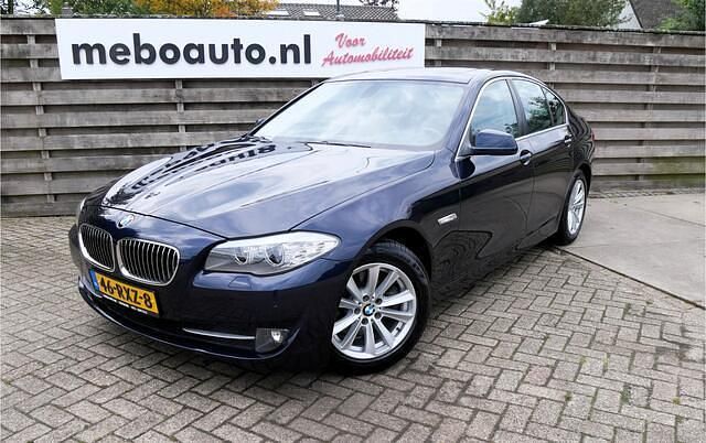 Blauw Gebruikt 2011 BMW 523 Executive Sedan | € 11.750 (Iets duurder) - Afbeelding 1/4