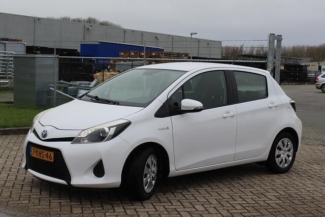 Occasion Toyota Yaris 75 PK (55 kW) 2013 Wit Hatchback