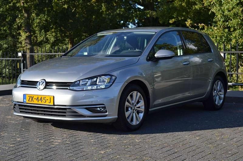 Grijs Gebruikt 2018 VW Golf VII Comfortline Hatchback | € 15.897 (Eerlijke prijs) - Afbeelding 1/4
