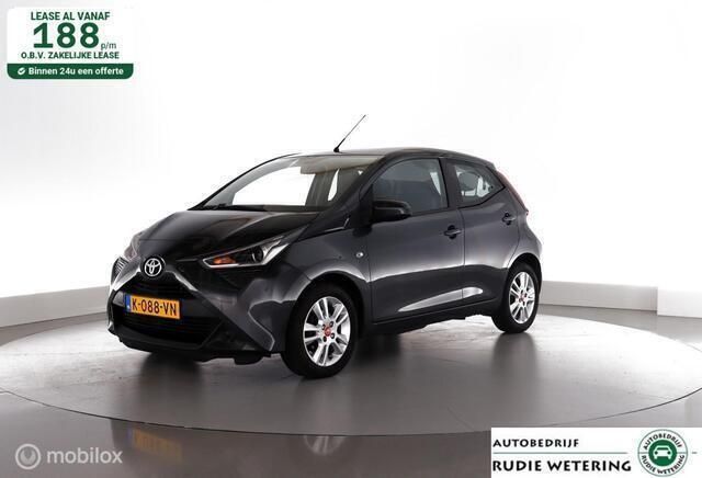 Grijs Gebruikt 2021 Toyota Aygo X-play Hatchback | € 11.450 (Eerlijke prijs) - Afbeelding 1/4