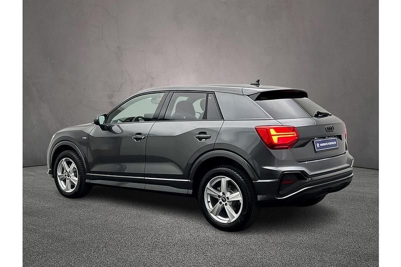 Nieuw Audi Q2 Basis 150 PK (110 kW) 2025 Daytonagrijs pareleffect SUV