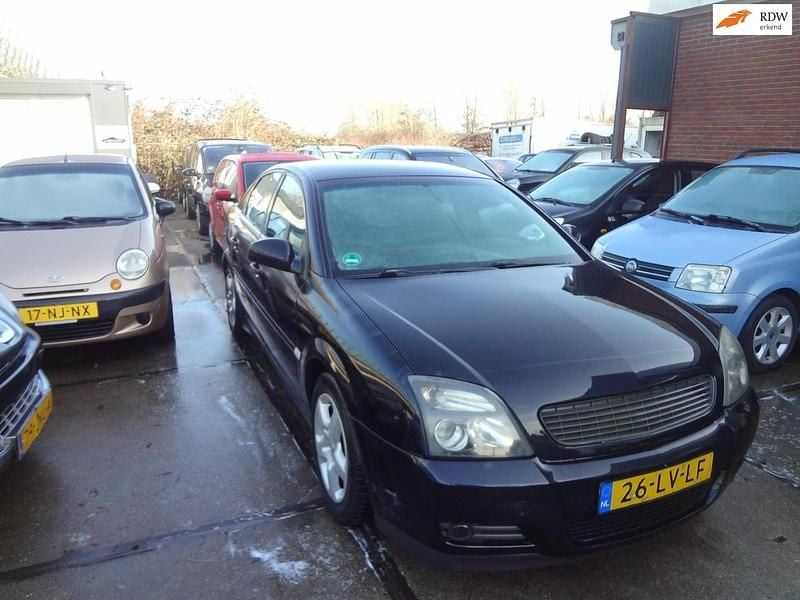 Zwart Occasion 2003 Opel Vectra GTS Hatchback | € 1.250 (Goede deal) - Afbeelding 1/4