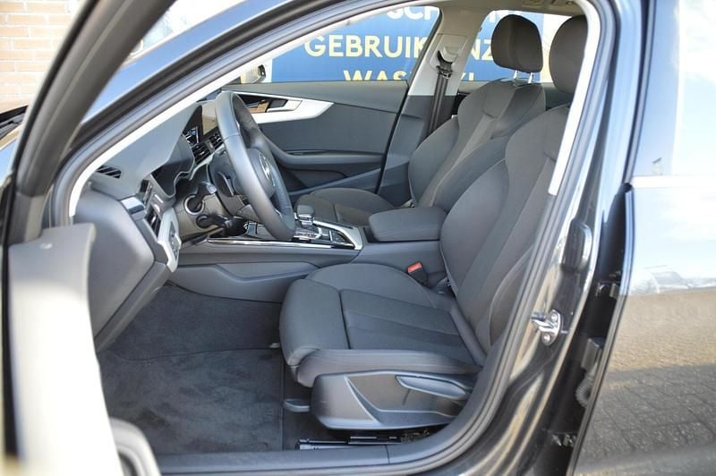 Occasion Audi A4 Advanced 150 PK (110 kW) 2023 Grijs Stationwagen