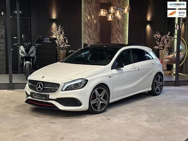Wit Gebruikt 2017 Mercedes A250 AMG Hatchback | € 21.999 (Eerlijke prijs) - Afbeelding 1/4