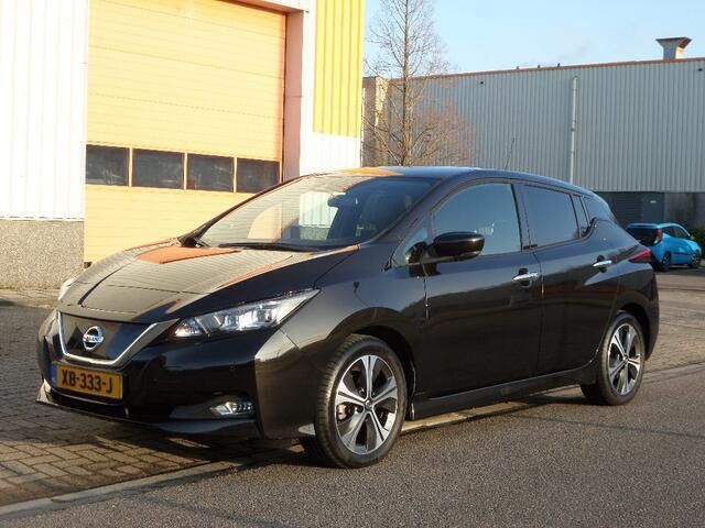 Zwart, metallic lak Gebruikt 2018 Nissan Leaf Tekna Hatchback | € 11.950 (Iets duurder) - Afbeelding 1/4