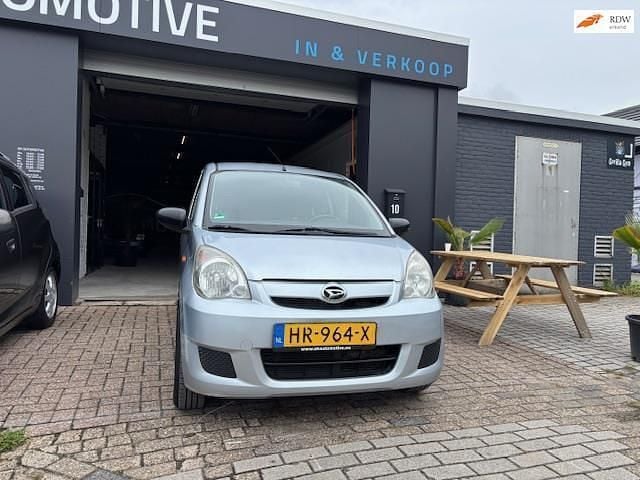 Grijs Gebruikt 2007 Daihatsu Cuore Hatchback | € 1.095 (Goede deal) - Afbeelding 1/4