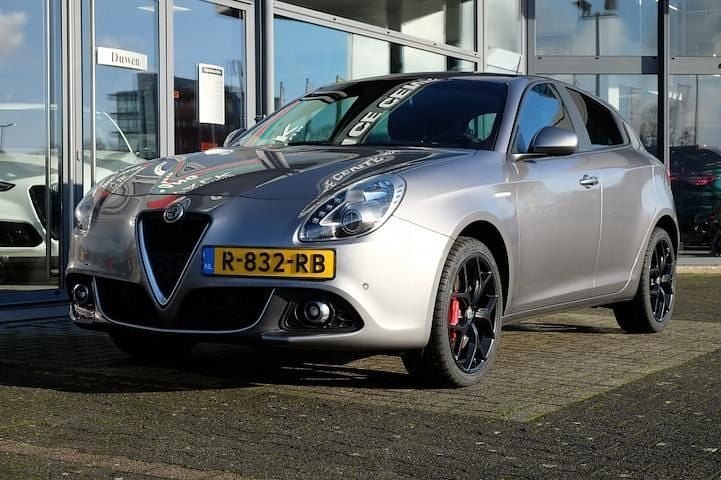 Occasion Alfa Romeo Giulietta 120 PK (88 kW) 2020 Grijs Hatchback