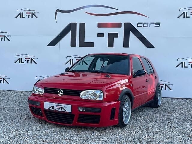 Rood Occasion 1997 VW Golf Sportline Sedan | € 4.950 (Eerlijke prijs) - Afbeelding 1/4