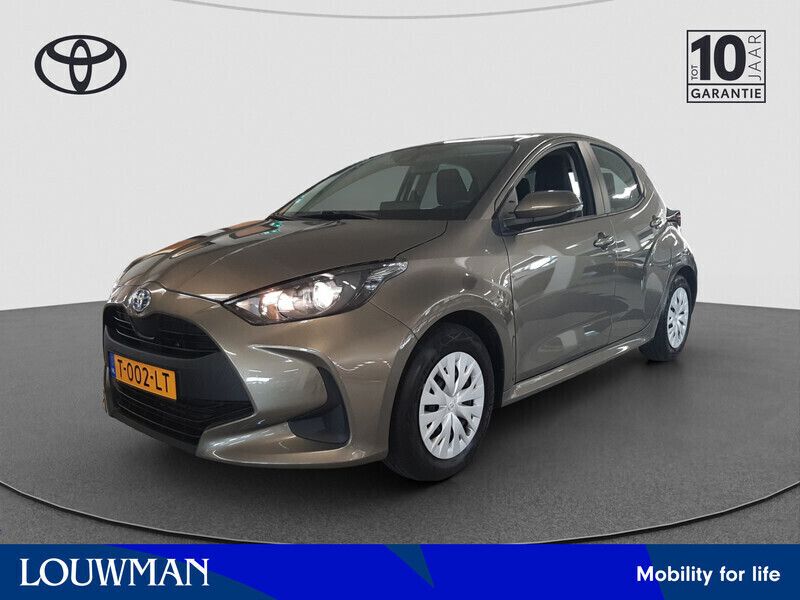 Groen Gebruikt 2023 Toyota Yaris Hybrid Active Hatchback | € 22.995 (Eerlijke prijs) - Afbeelding 1/3