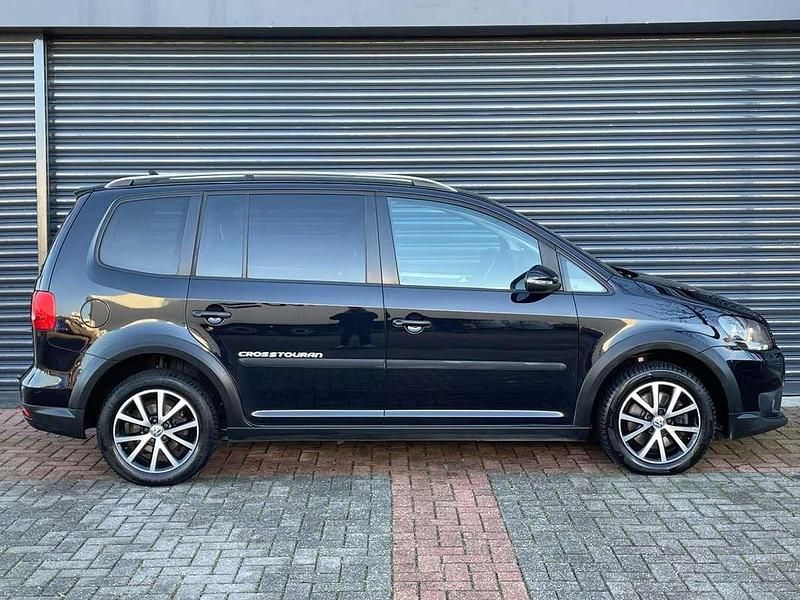 Occasion VW Touran Cross Highline 140 PK (102 kW) 2013 Zwart MPV
