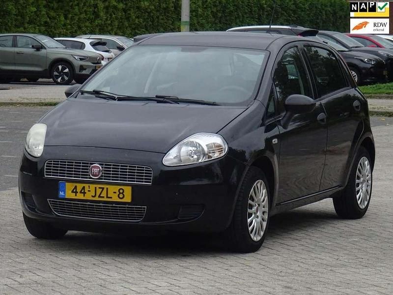 Zwart Gebruikt 2009 Fiat Punto Evo Active Hatchback | € 2.499 (Eerlijke prijs) - Afbeelding 1/4
