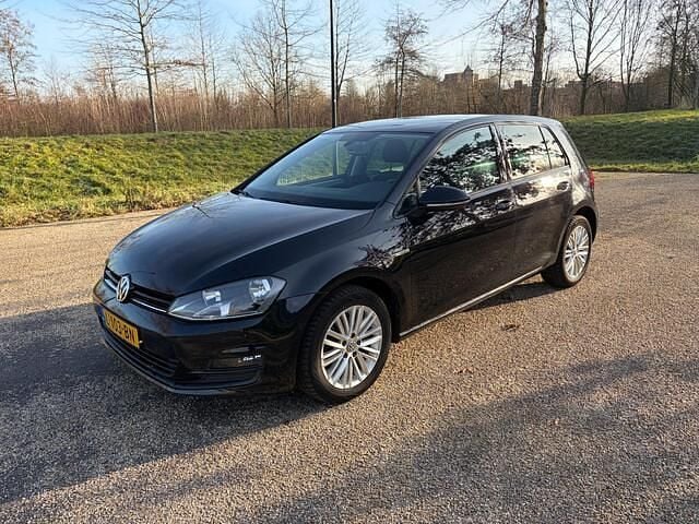 Zwart Occasion 2014 VW Golf VII Trendline Hatchback | € 5.945 (Goede deal) - Afbeelding 1/4