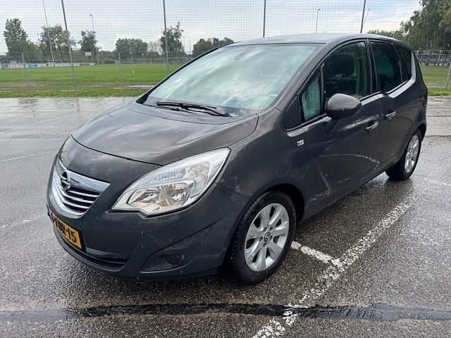 Grijs Gebruikt 2013 Opel Meriva Cosmo MPV | € 5.795 (Eerlijke prijs) - Afbeelding 1/4
