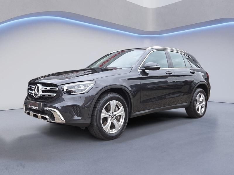 Grijs Gebruikt 2022 Mercedes GLC300e Premium SUV | € 45.195 (Eerlijke prijs) - Afbeelding 1/4