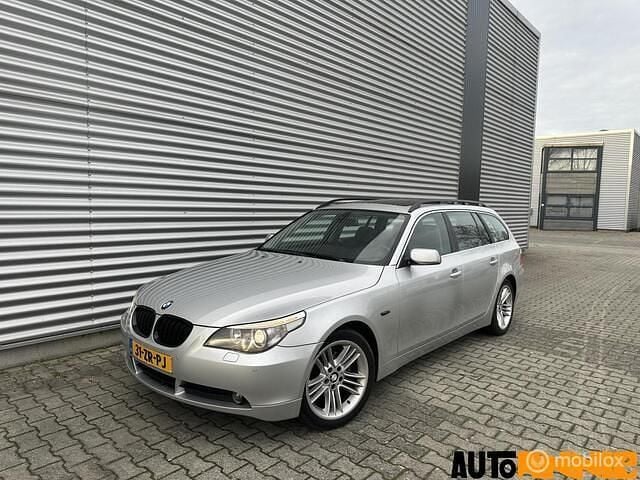 Grijs Gebruikt 2007 BMW 523 Executive Stationwagen | € 5.895 (Goede deal) - Afbeelding 1/4
