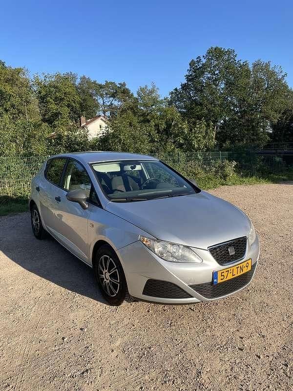 Zilver Gebruikt 2010 Seat Ibiza Style Hatchback | € 2.500 (Super prijs) - Afbeelding 1/4