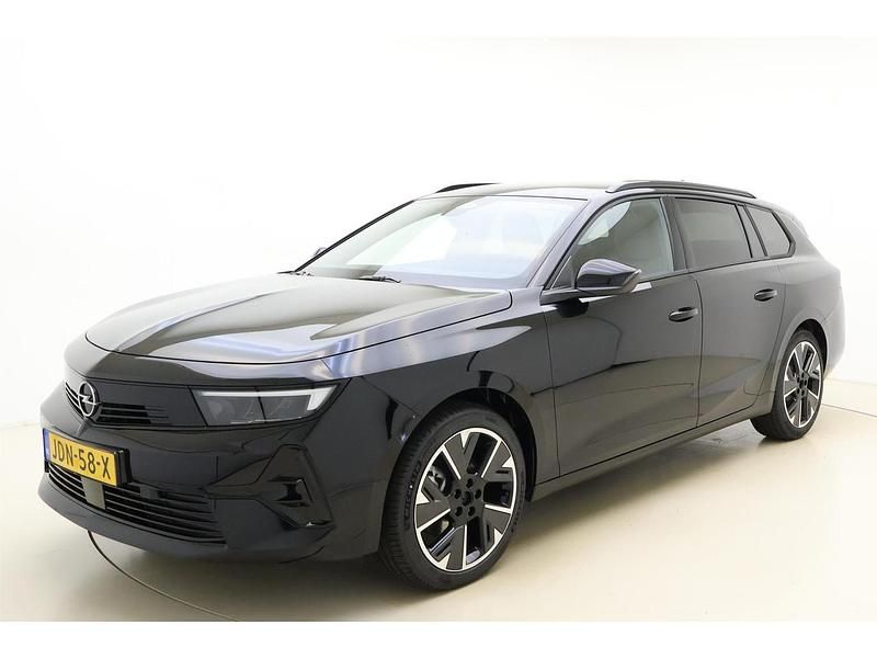 Zwart Nieuw 2025 Opel Astra Business Edition Stationwagen | € 40.145 (Iets duurder) - Afbeelding 1/1