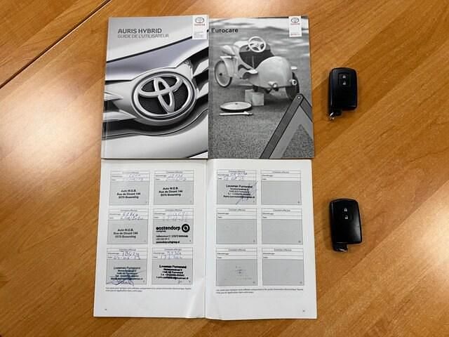 Occasion Toyota Auris Hybrid Executive 99 PK (72 kW) 2018 Blauw (metallic) Hatchback