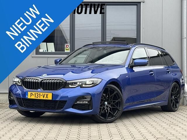 Blauw Gebruikt 2022 BMW 320 M Sport Stationwagen | € 37.950 (Eerlijke prijs) - Afbeelding 1/4