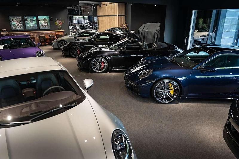 Zwart Gebruikt 2024 Porsche 992 Cabriolet | € 244.992 - Afbeelding 1/1