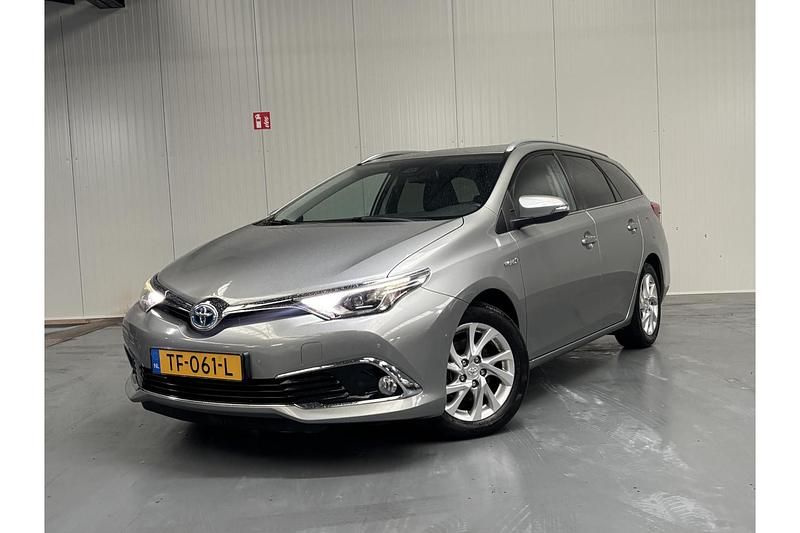 Grijs Occasion 2018 Toyota Auris Touring Sports Executive Stationwagen | € 17.799 (Eerlijke prijs) - Afbeelding 1/1