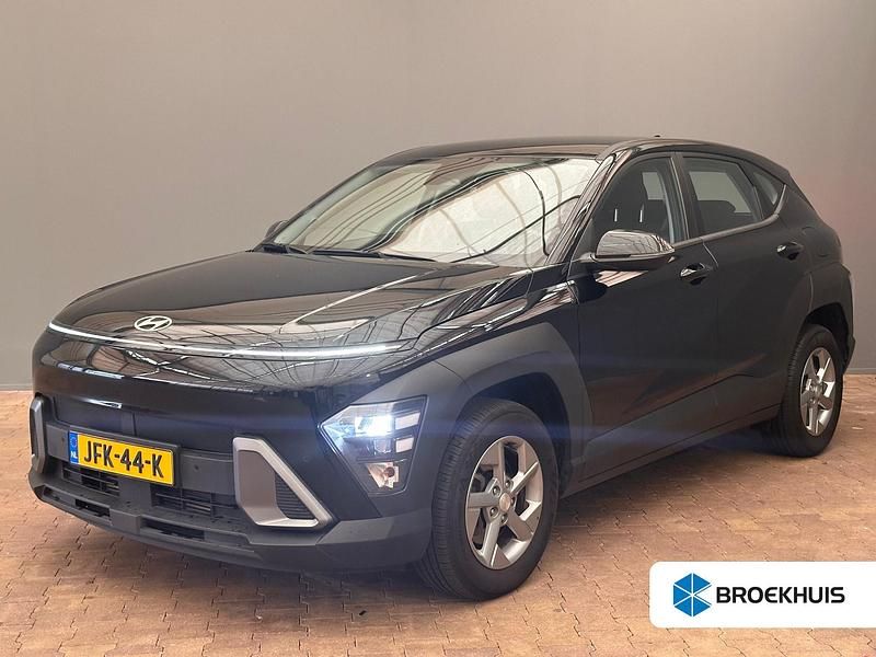 Zwart Occasion 2023 Hyundai Kona Premium SUV | € 24.900 (Super prijs) - Afbeelding 1/4