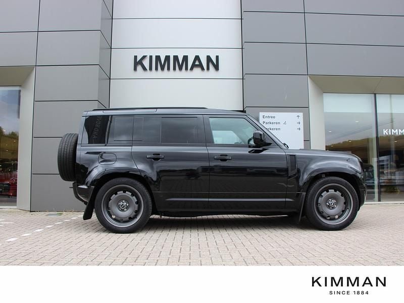 Zwart Gebruikt 2025 Land Rover Defender HSE Dynamic SUV | € 114.900 - Afbeelding 1/4