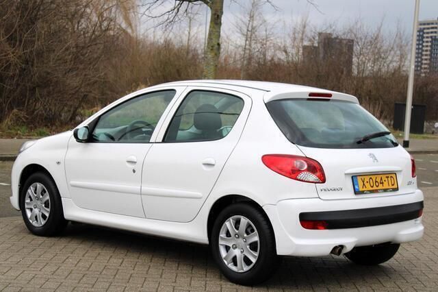 Occasion Peugeot 206+ 75 PK (55 kW) 2010 Wit Hatchback