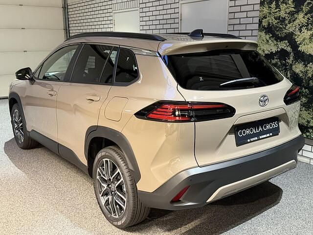 Nieuw Toyota Corolla Cross 140 PK (102 kW) 2026 Bruin SUV
