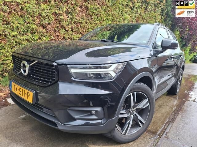 Zwart Gebruikt 2018 Volvo XC40 R-Design SUV | € 15.900 (Super prijs) - Afbeelding 1/4