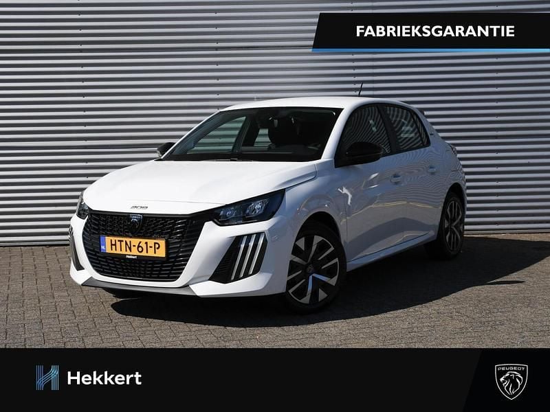 Wit Nieuw 2025 Peugeot 208 Style Hatchback | € 28.005 (Eerlijke prijs) - Afbeelding 1/4