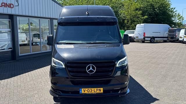 Occasion Mercedes Sprinter 190 PK (139 kW) 2021 Zwart (metallic) Van