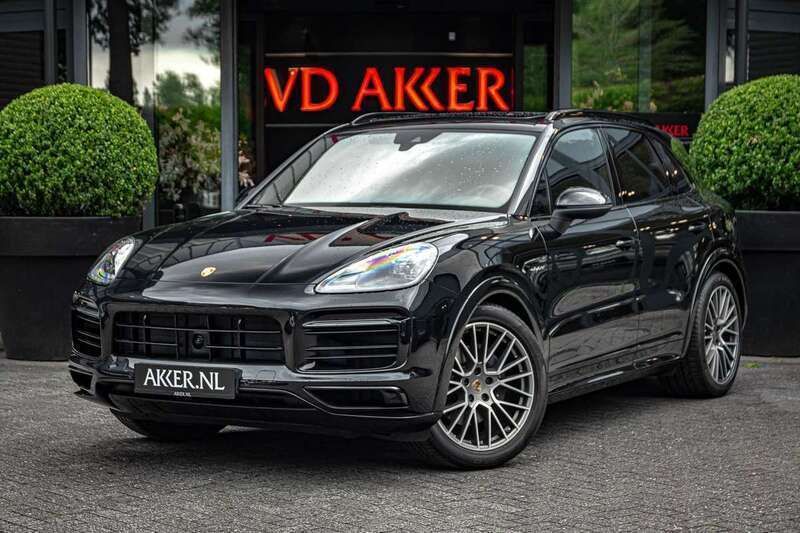 Zwart Gebruikt 2023 Porsche Cayenne Platinum Edition SUV | € 99.880 (Iets duurder) - Afbeelding 1/4